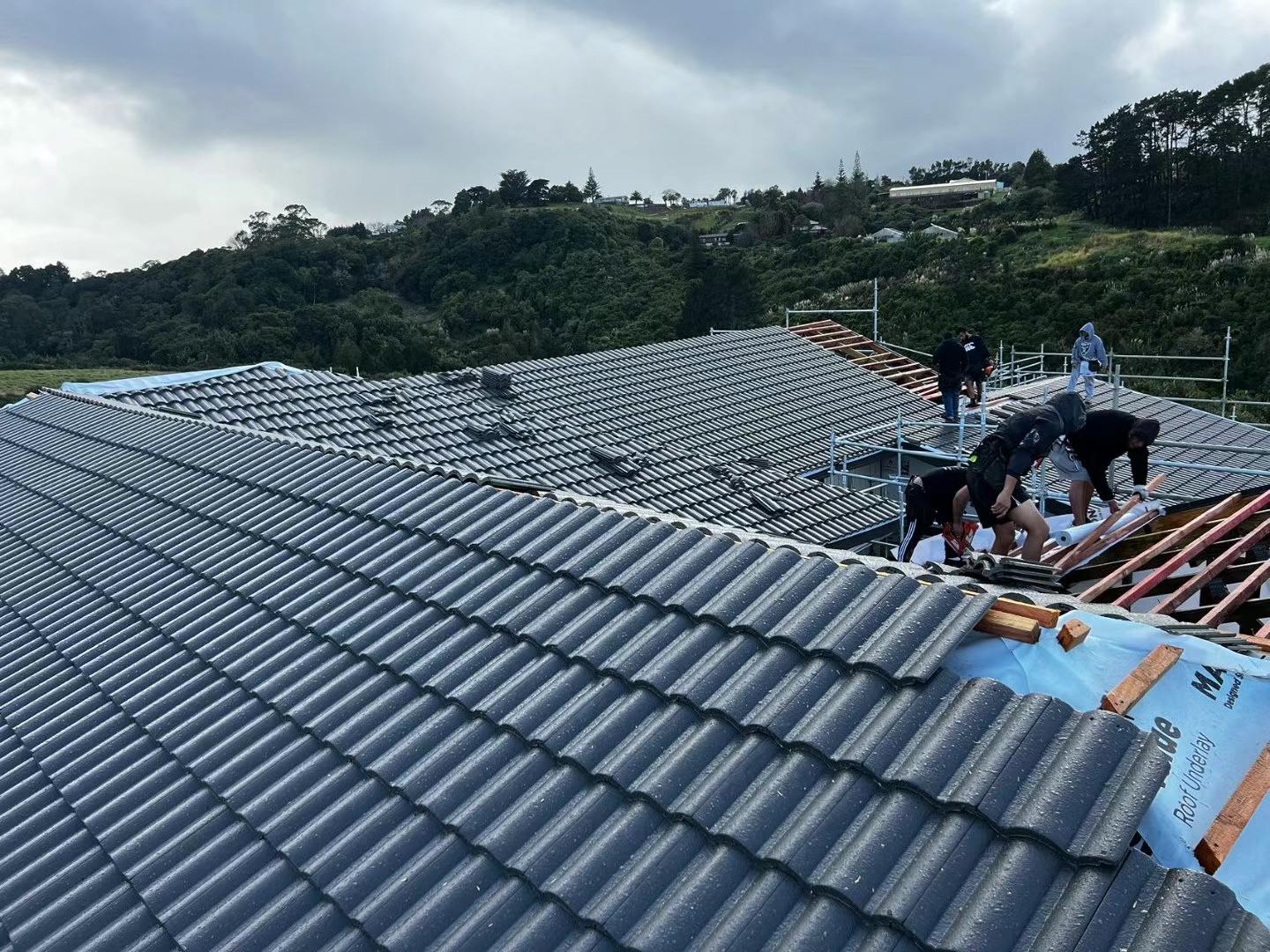 Multiple roof sections managed at the same time