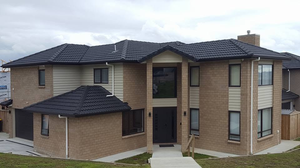Two-storey residential tile roof — Hacienda Profile